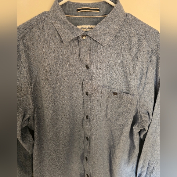 Tommy Bahama Long Sleeve Soft Cozy Button Down Shirt (US L) - Picture 2 of 11